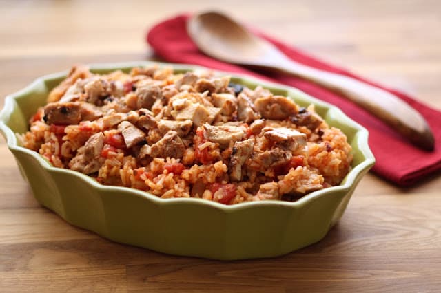 Spicy Chipotle Arroz con Pollo: Easy One-Pot Mexican Dinner